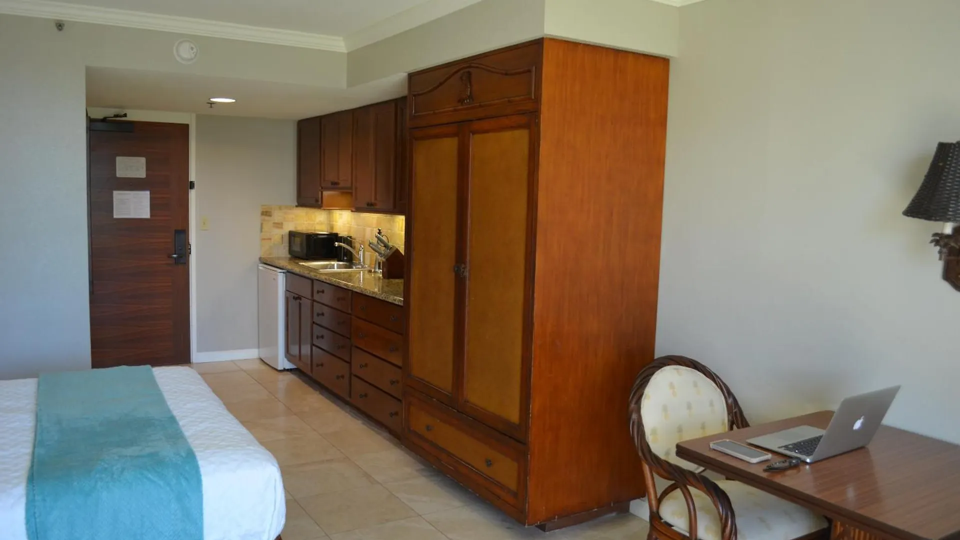 Luana Waikiki Hotel Unit - Free Parking No Other Fees Beyond Booking Sleeps Up To 4 Honolulu United States